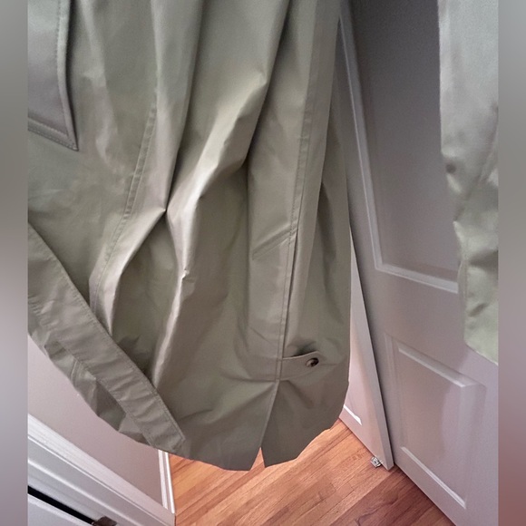 NEW WITH TAGS Burberry Beige Trench Coat with Yellow Lining US 38 - Picture 8 of 14